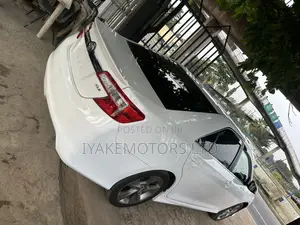 Toyota Camry SE 4dr Sedan (2.5L 4cyl 6A) 2012 White