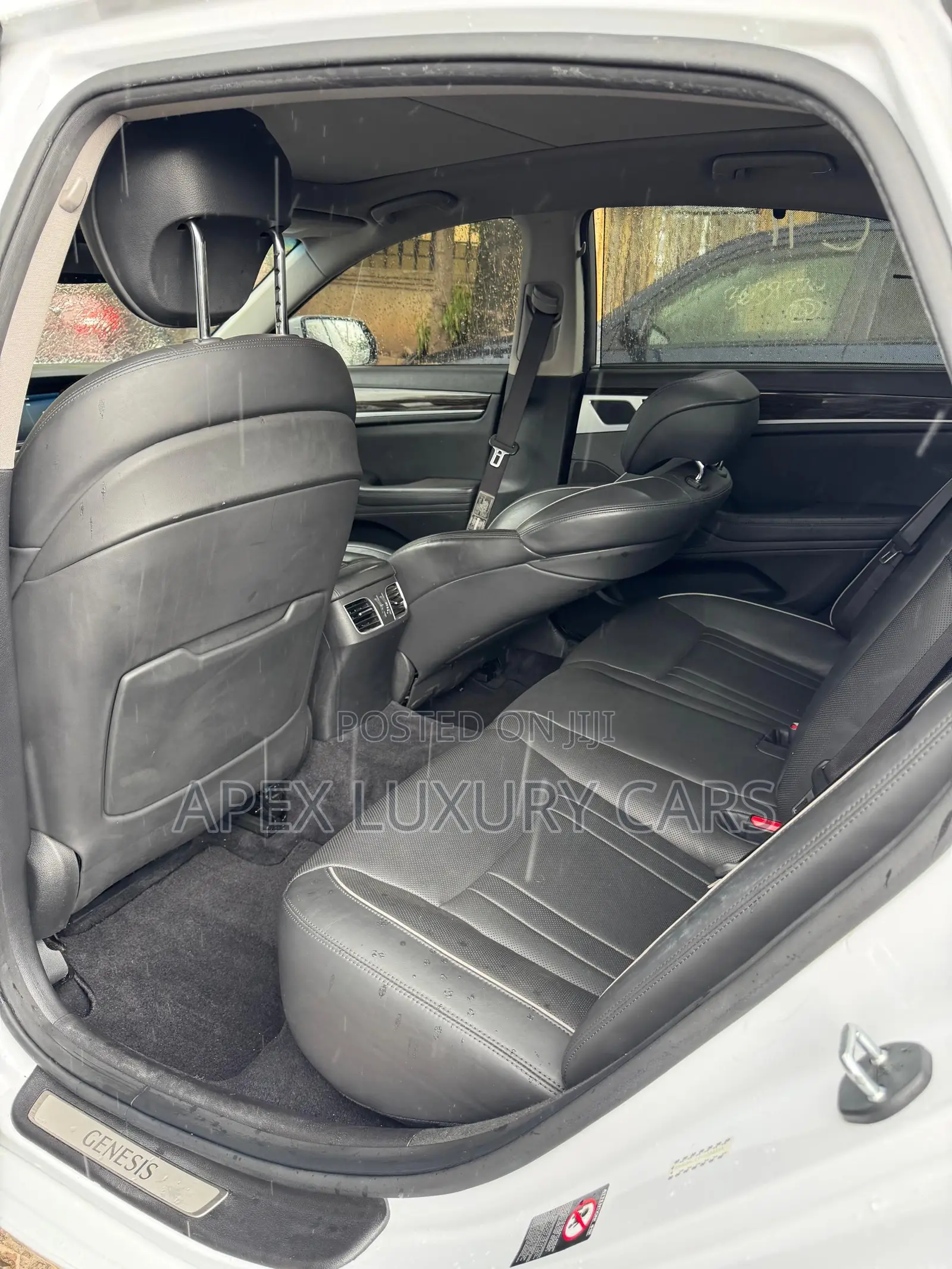 Hyundai Genesis 2015 White