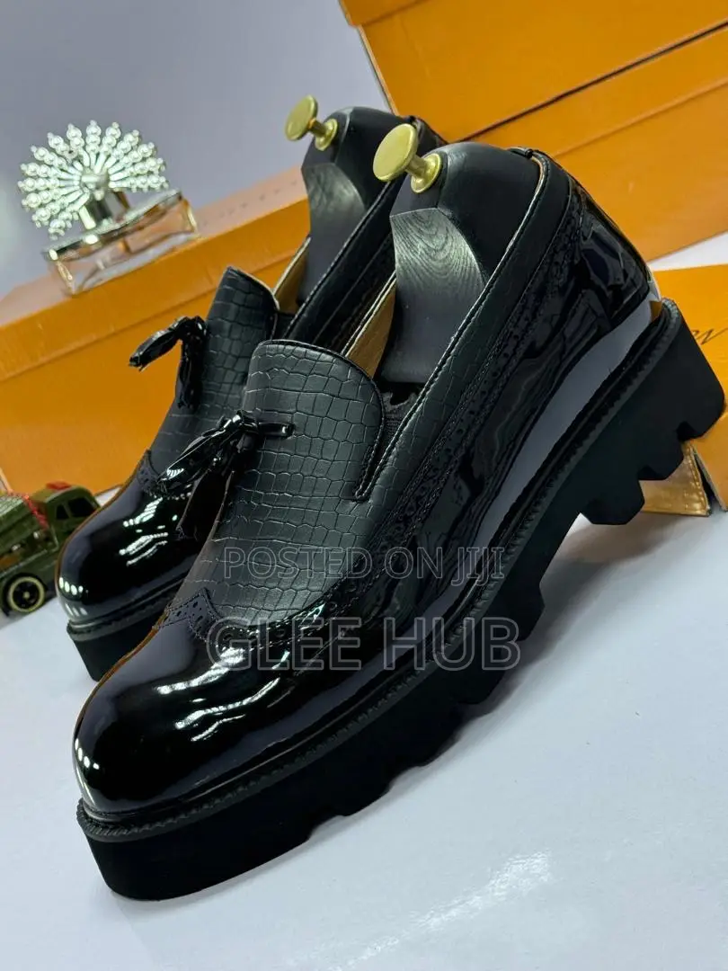 Two-Toned Flat Corporate Z Shoes