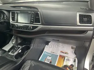 Toyota Highlander 2018 Silver