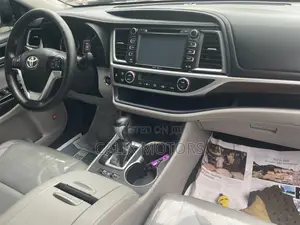 Toyota Highlander 2016 Black