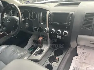 Toyota Sequoia 2016 Gray