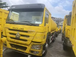 Foreign Used Howo Water Tanker 20,000 Capacity.