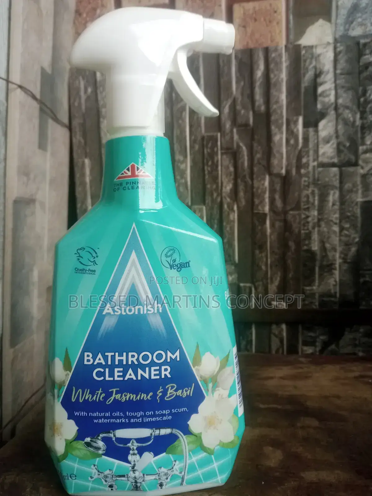 Window and Glass Cleaner