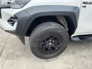 New Toyota Hilux 2024 White