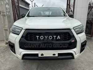 New Toyota Hilux 2022 White