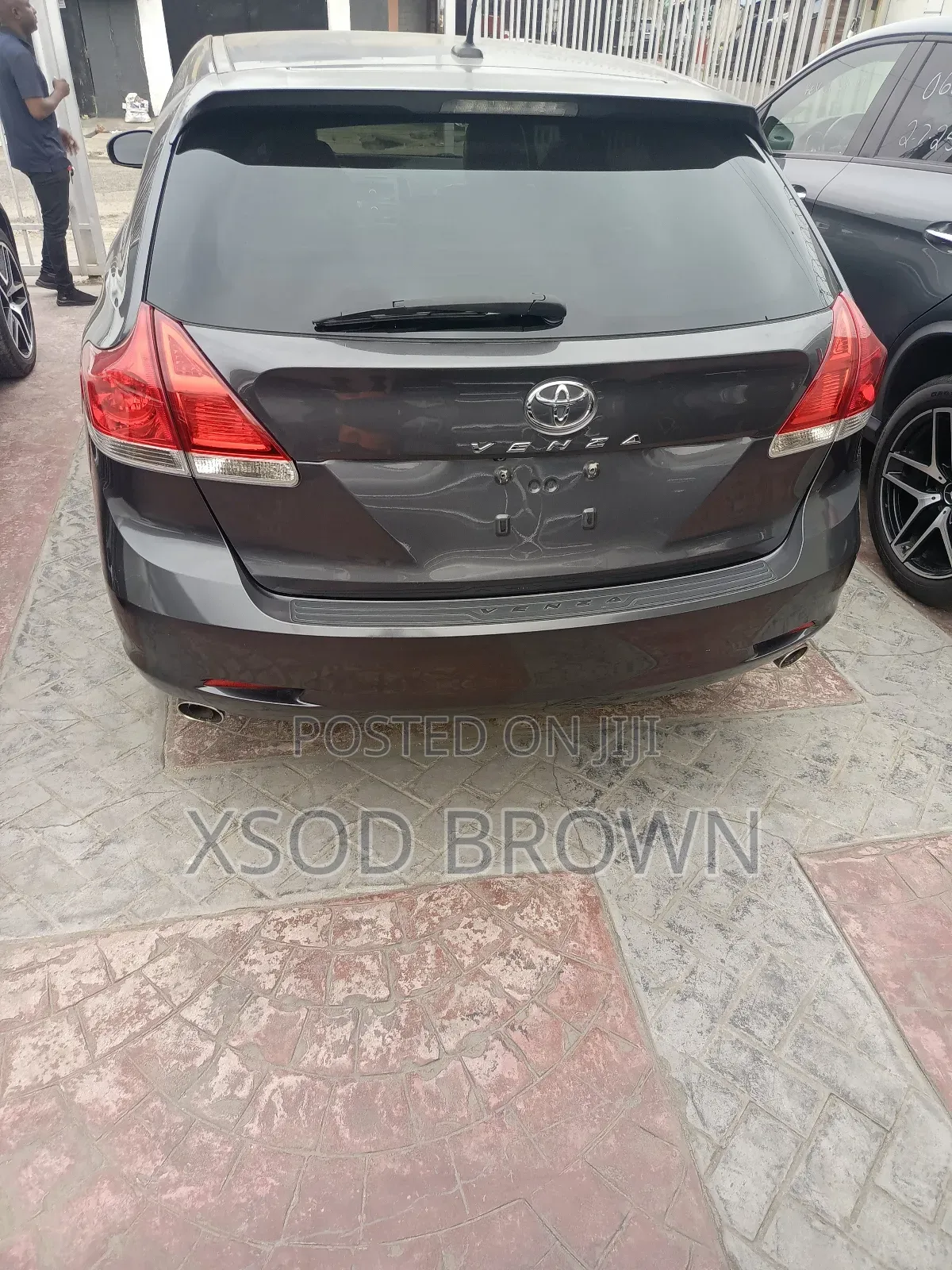Toyota Venza V6 2010 Gray