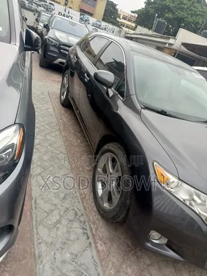 Toyota Venza V6 2010 Gray