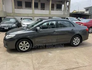 Toyota Corolla 2011 Gray