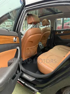 Hyundai Sonata Limited w/Brown Leather 4dr Sedan (2.4L 4cyl 6A) 2015