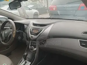 Hyundai Elantra 2013 Silver