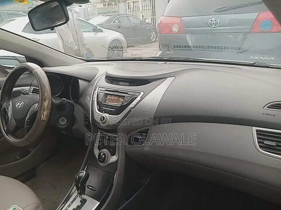 Hyundai Elantra 2013 Silver