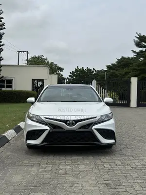 Toyota Camry XSE 2021 White