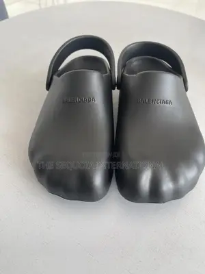 Photo - Balenciaga 2026 Premiums. Topnotch Best Quality