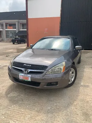 Photo - Honda Accord 2.0 Comfort 2006 Gray
