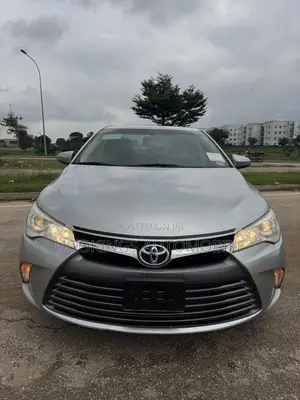 Toyota Camry LE 4dr Sedan (2.5L 4cyl 6A) 2015 Silver