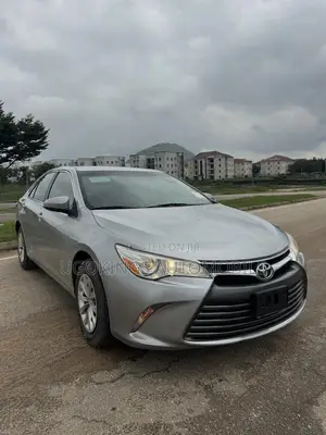 Toyota Camry LE 4dr Sedan (2.5L 4cyl 6A) 2015 Silver