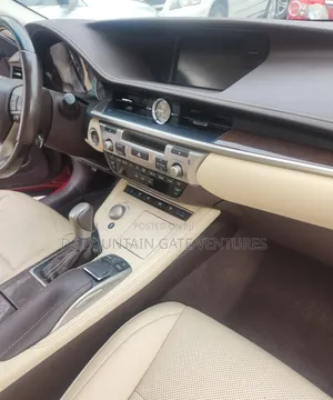 Lexus ES 350 FWD 2017 Red