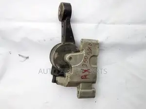 Engine Seat: Rx350 2010