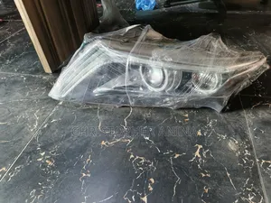 1 Set Headlamp Toyota Venza 2014
