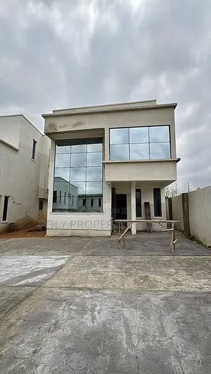 4bdrm Penthouse in Cheif Lateef Oyelade, Ibadan for sale