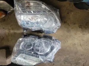 Headlight Nissan X Trail 2012