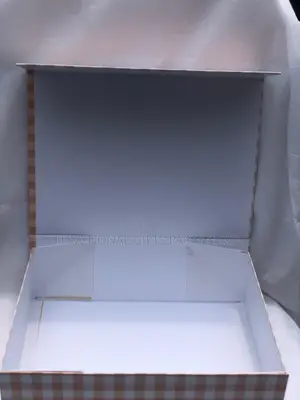 Collapsible Gift Box