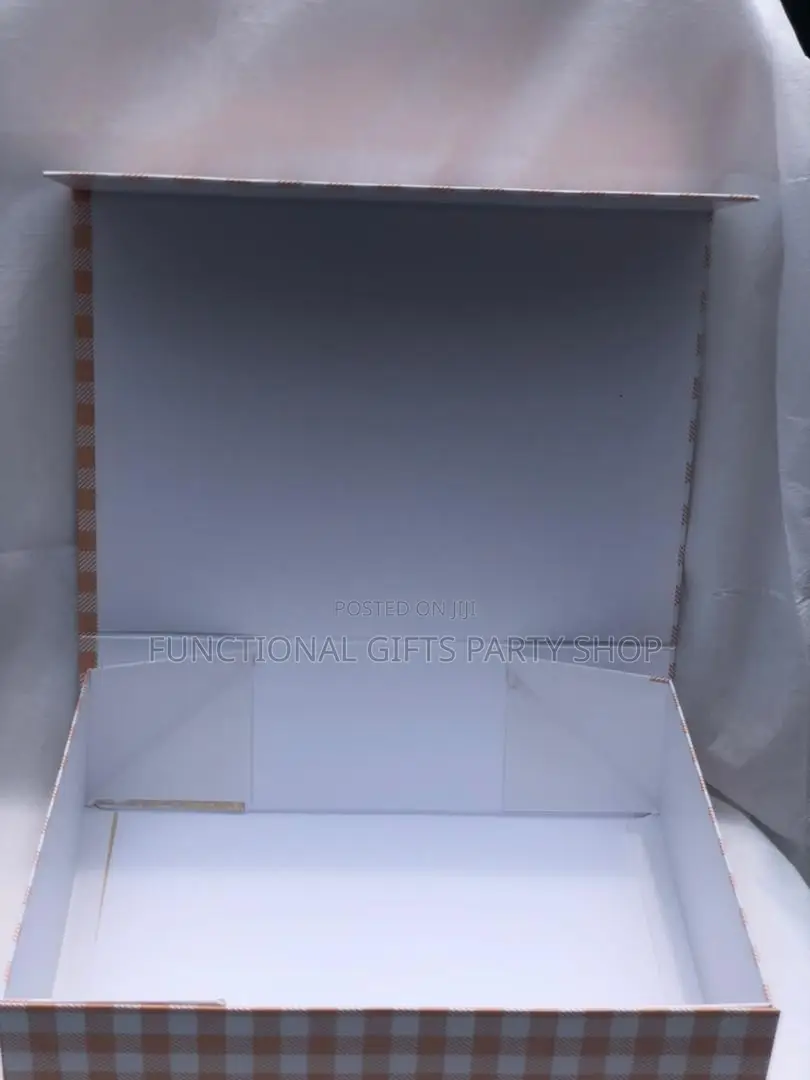 Collapsible Gift Box