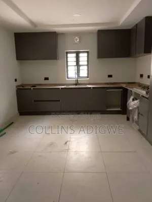 5bdrm Duplex in Chevron Estate for rent