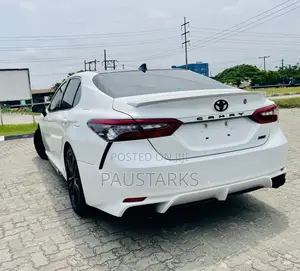 Toyota Camry XSE V6 2021 White