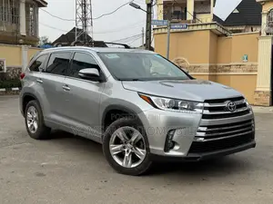 Toyota Highlander Limited 4dr SUV AWD (3.5L 6cyl 6A) 2014 Silver