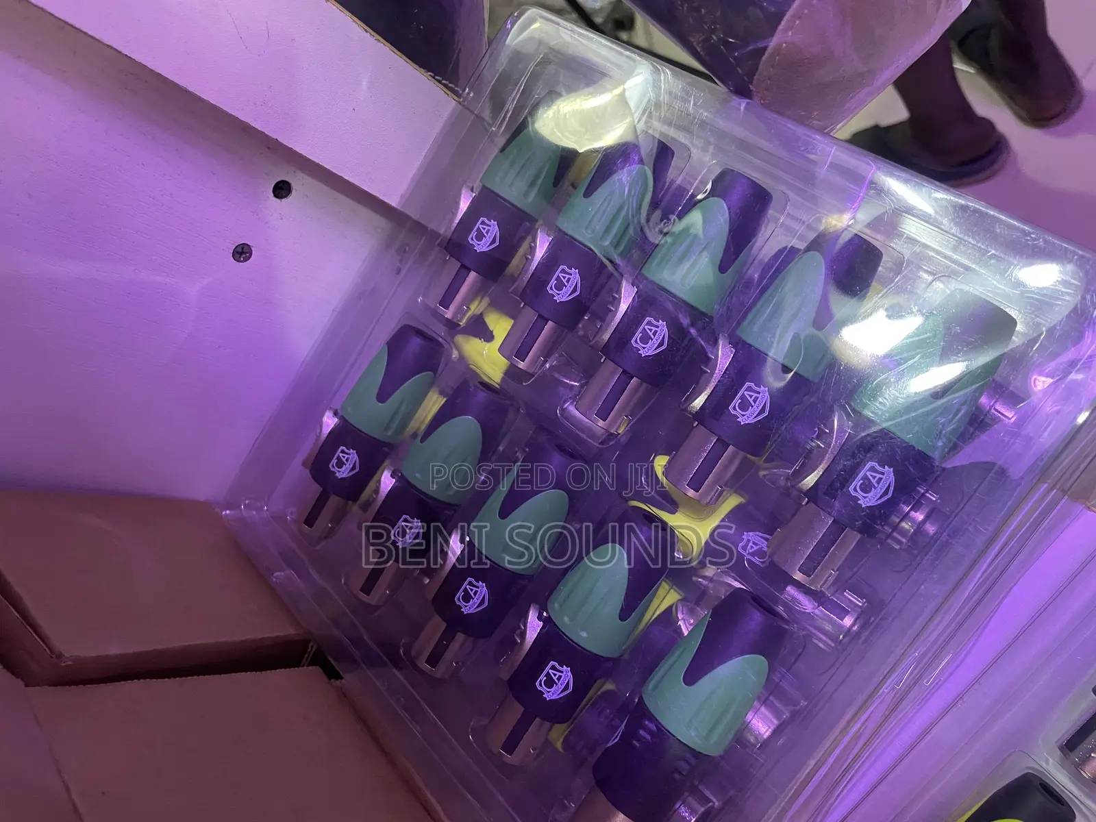 Pack of Speakon Plugs.
