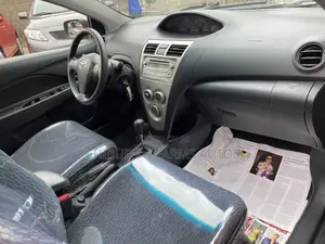 Toyota Yaris 2009 Red