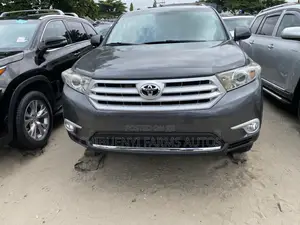 Toyota Highlander Limited 3.5l 4WD 2013 Gray