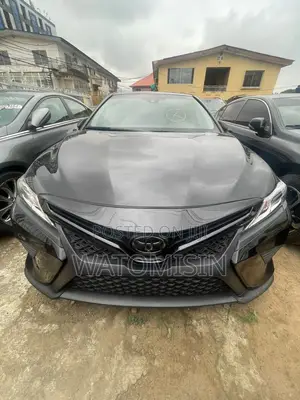 Photo - Toyota Camry 2018 Black