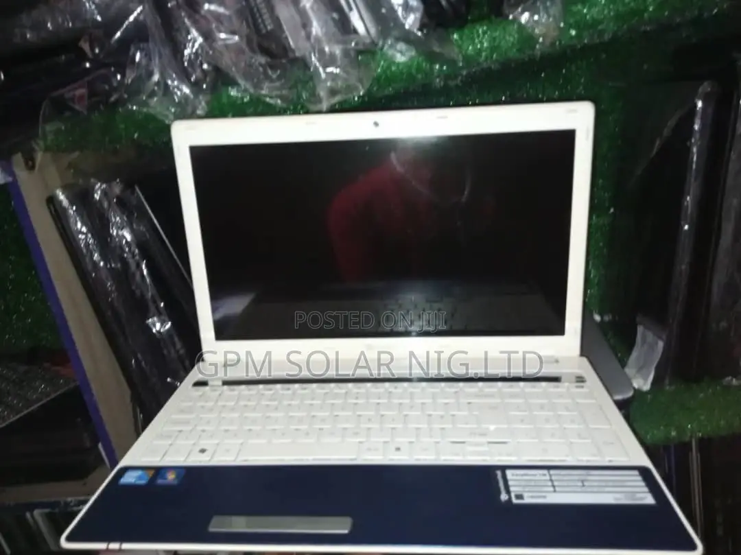 New Laptop Packard Bell 4GB Intel Core I3 HDD+SSD 320GB
