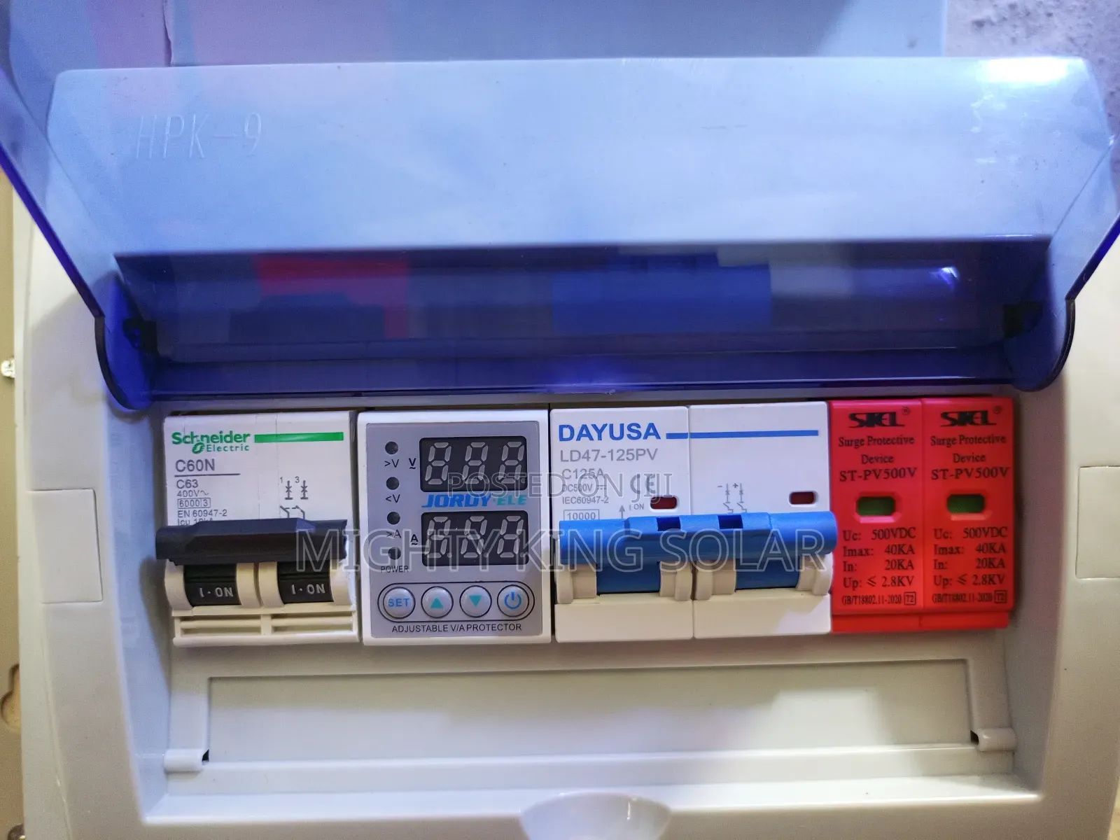 Lithium Co. Solar Breakers With Automatic Change Over