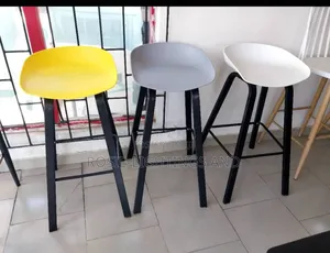Nordic Moulded Plastic Top Bar Stool With Footrest
