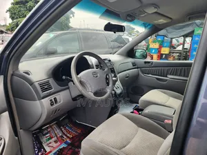 Toyota Sienna LE AWD 2006 Blue