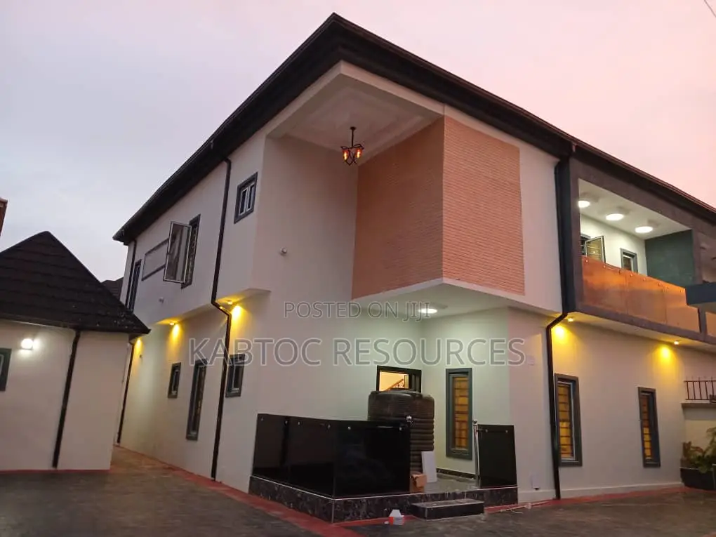 4 Bedroom Duplex