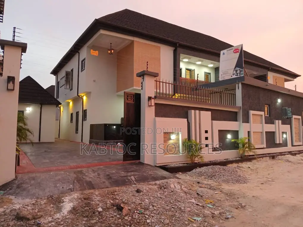 4 Bedroom Duplex