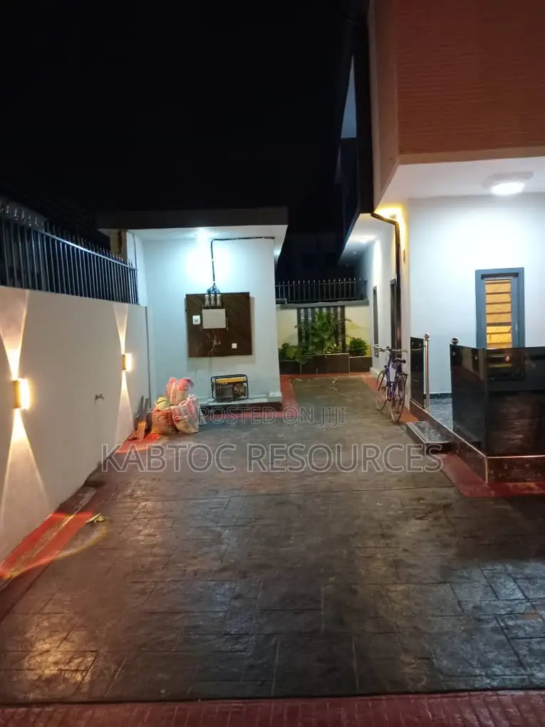 4 Bedroom Duplex