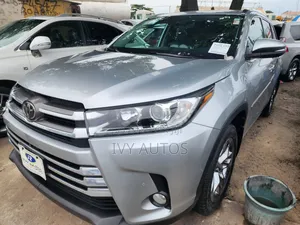 Toyota Highlander Limited Platinum 2019 Silver