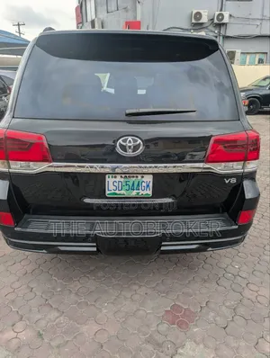 Toyota Land Cruiser 2016 Black