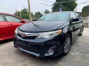 Photo - Toyota Camry XLE 4dr Sedan (2.5L 4cyl 6A) 2012 Gray