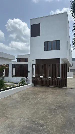 4bdrm Duplex in Pinnock Beach Estate for sale
