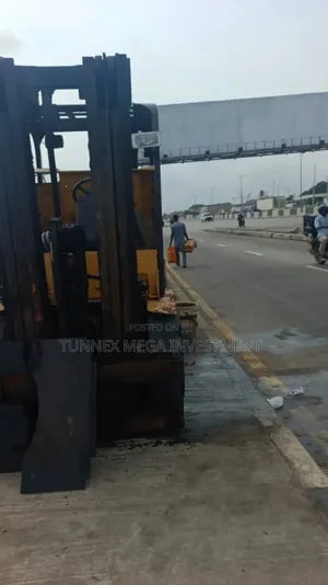 3tons Caterpillar Forklift