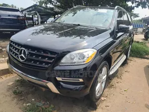 Mercedes-Benz M Class ML350 4dr SUV (3.5L 6cyl 7A) 2015 Black
