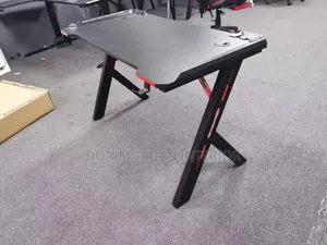 Quality Set 1 Gaming Chair With 1 Gaming Table