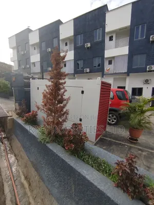 4bdrm Townhouse / Terrace in Diploma Zone Gusape, Guzape District